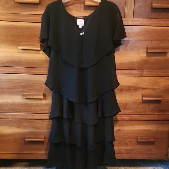 Patra Chic Black Layered Midi Dress - Picture 1 of 6